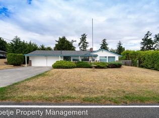 569 Scenic Heights Rd, Oak Harbor, WA 98277