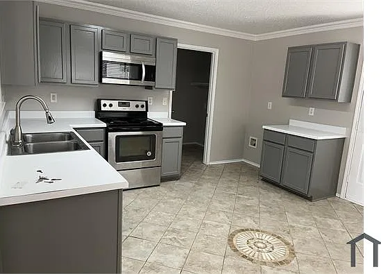 4205 Hunters Creek Dr