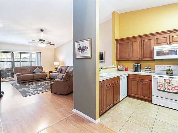 5th image of 1059 Alpug Ave