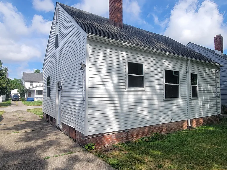 5149 Clement Ave — Photo 22