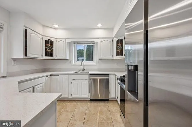 9801 Arbor Hill Dr — Photo 13
