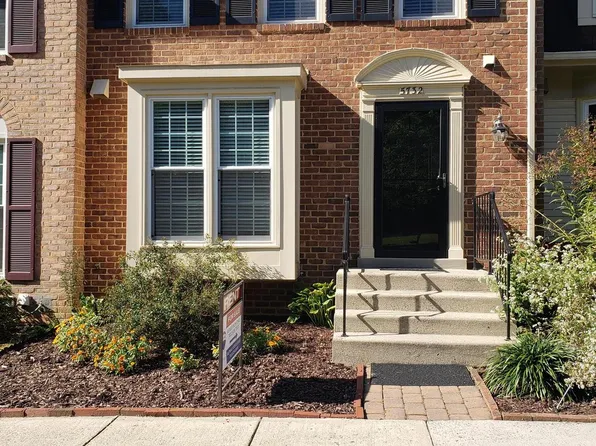 5732 Lofthill Ct, Alexandria, VA 22303