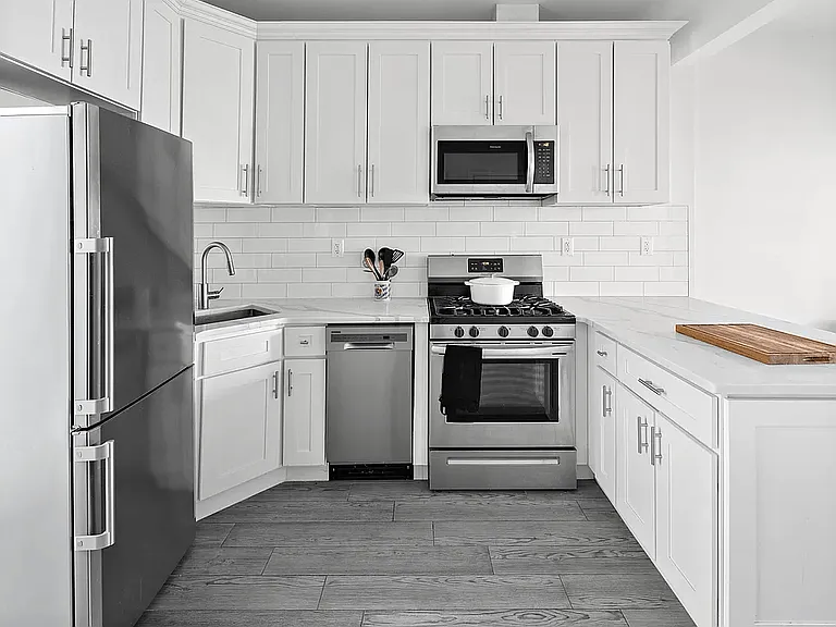 208A Calyer St #1 — Photo 3