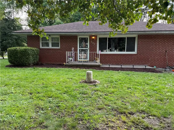 201 Franklin St, Pana, IL 62557
