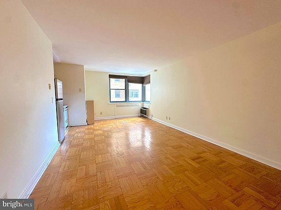 2nd image of 2601 Pennsylvania Ave APT 227