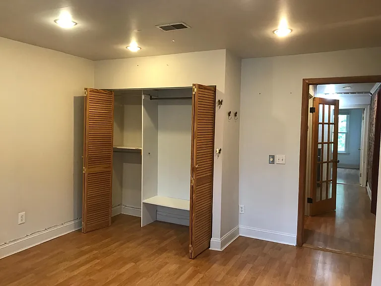 1383 Potomac Ave SE — Photo 23