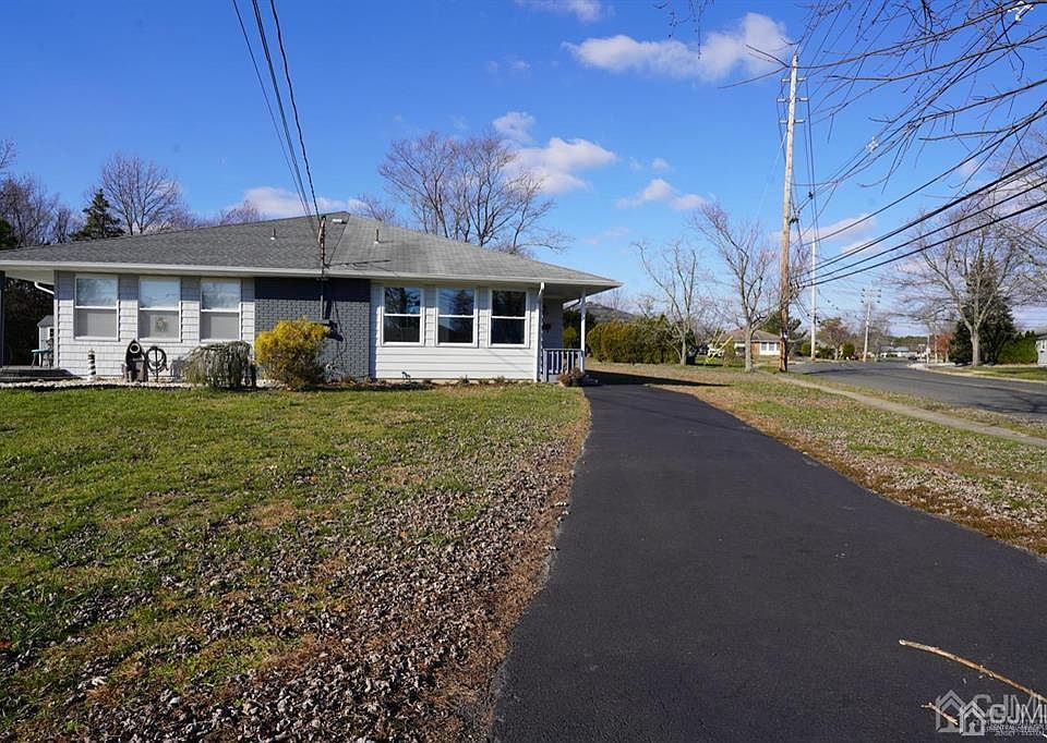 1st image of 2037 Yorktowne Blvd