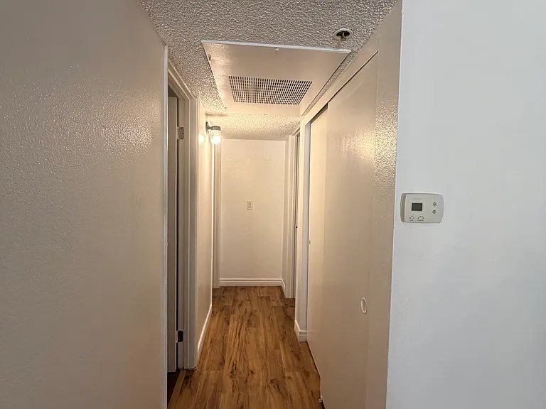 Las Casas Apartments — Photo 10