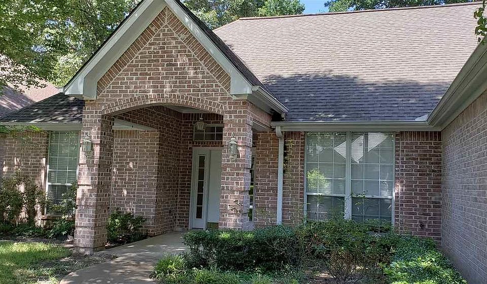 1st image of 3807 Long Leaf Dr