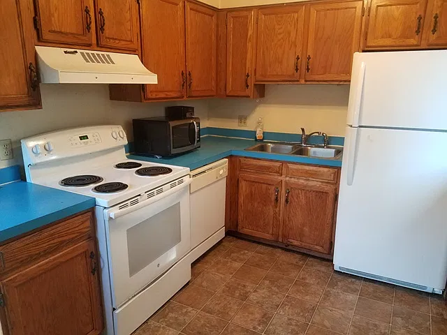 1540 10th - kitchen