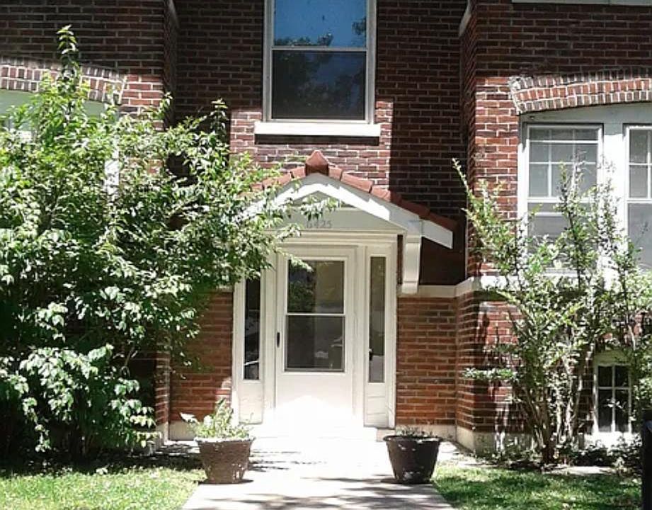 Call to see 314 677 7283. Delphirealty@gmail.com