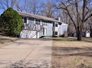 302 Woodridge Ct, Augusta, KS 67010