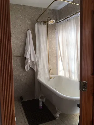 Rented by BLU Real Estate | media 11