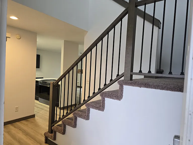 745 Linda Ln — Photo 3