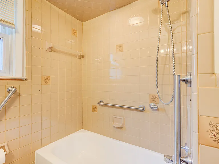 4708 Woodland Ave — Photo 10