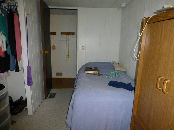3rd image of 401 Franklin St