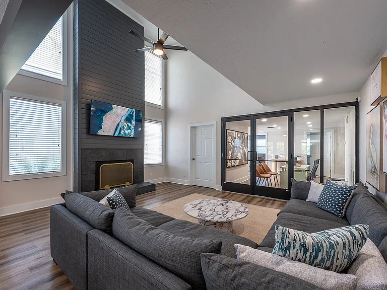 The Artisan Apartments — Photo 15