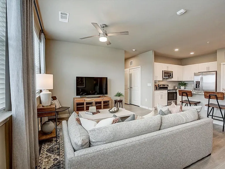 Skyview North Apartments — Photo 7