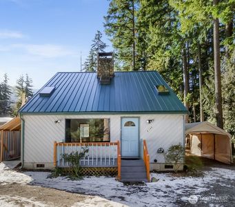 8398 Golden Valley Boulevard, Maple Falls, WA, 98266