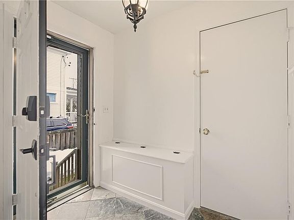4th image of 38 Harrison Ave #1
