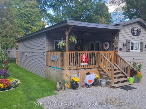 24749 Park St, Strathroy Caradoc, ON N7G 3H5