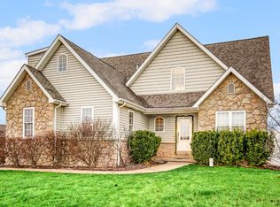 233 Eagle Ridge Dr, Valparaiso, IN 46385