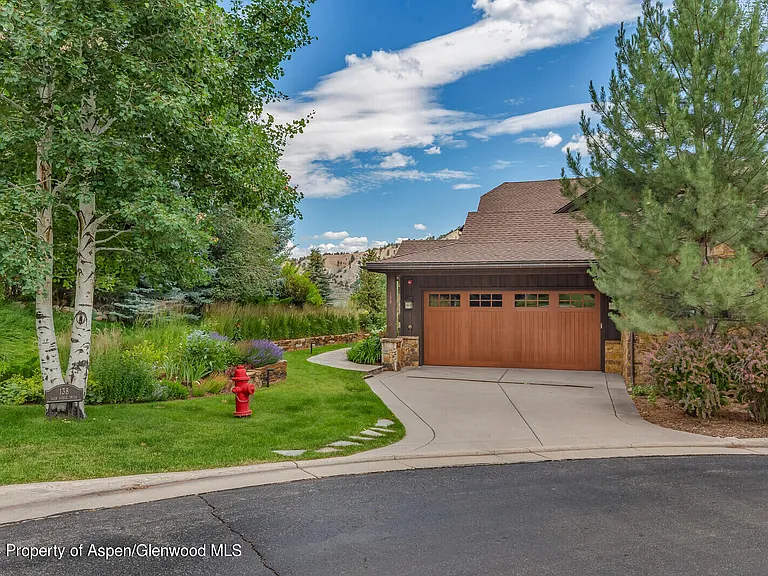 138 Club Lodge Dr — Photo 38