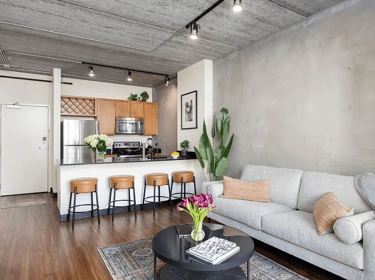618 South Main Apartments — Photo 3