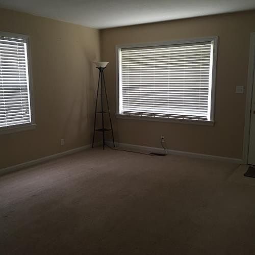 2nd image of 850 Foster Ave