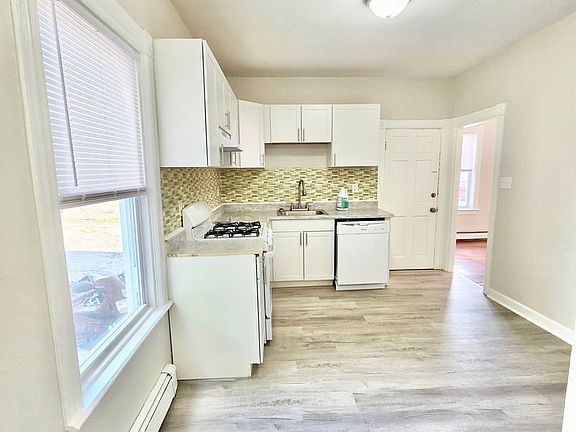 4th image of 53 Sisson St