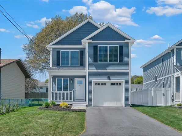 28 Ashley St, Cranston, RI 02920