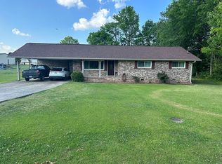 5692 Eastview Ave, Hokes Bluff, AL 35903