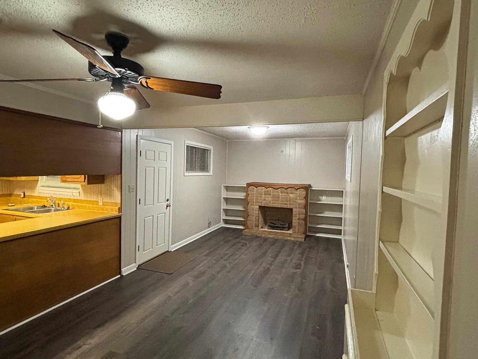 3 bed, 1.5 bath, 1460 sqft, $1,475 — Photo 3