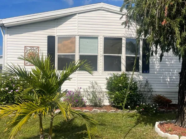 4697 SE Copperwood Ter, Stuart, FL 34997