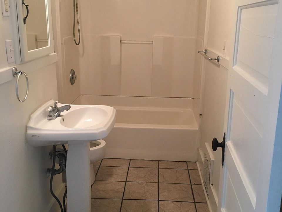 2nd image of 1701 Claremont Ave #1