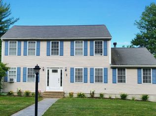2 Brooke Haven Dr, Rutland, MA 01543