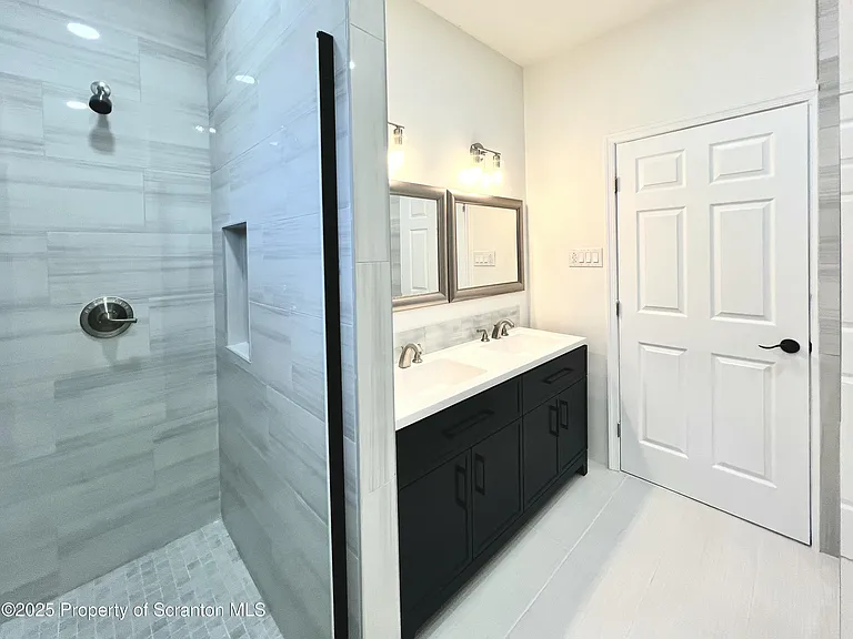 105 Parkdale Dr — Photo 9