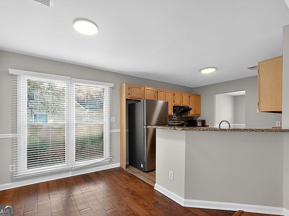 5th image of 7700 Lakeshore Ct