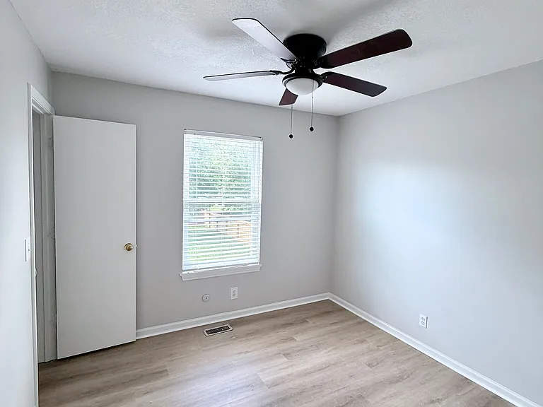 15636 Foster St — Photo 7