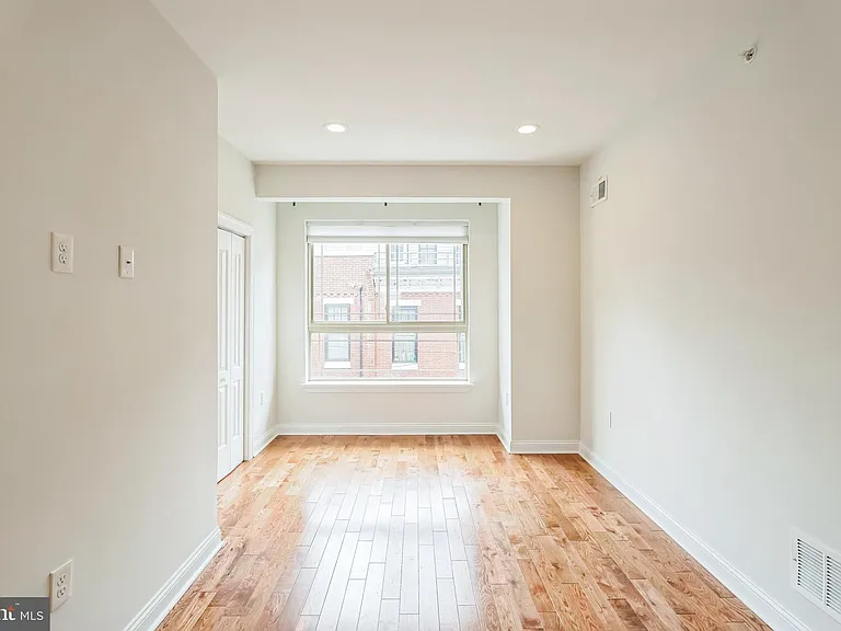 2241 Sears St — Photo 20