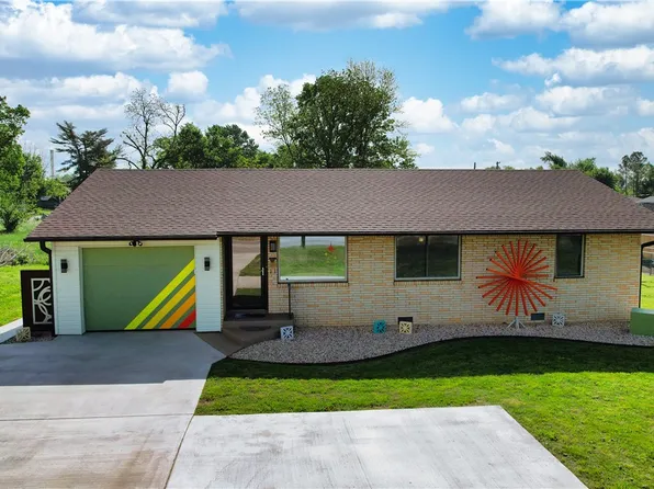 1219 S 5th St, Rogers, AR 72756