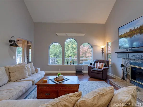 71 Arrowhead Beach Rd, Lake Ozark, MO 65049