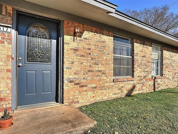 4th image of 617 E Martin Ln