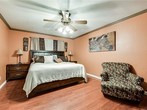 4th image of 700 Greenridge Dr