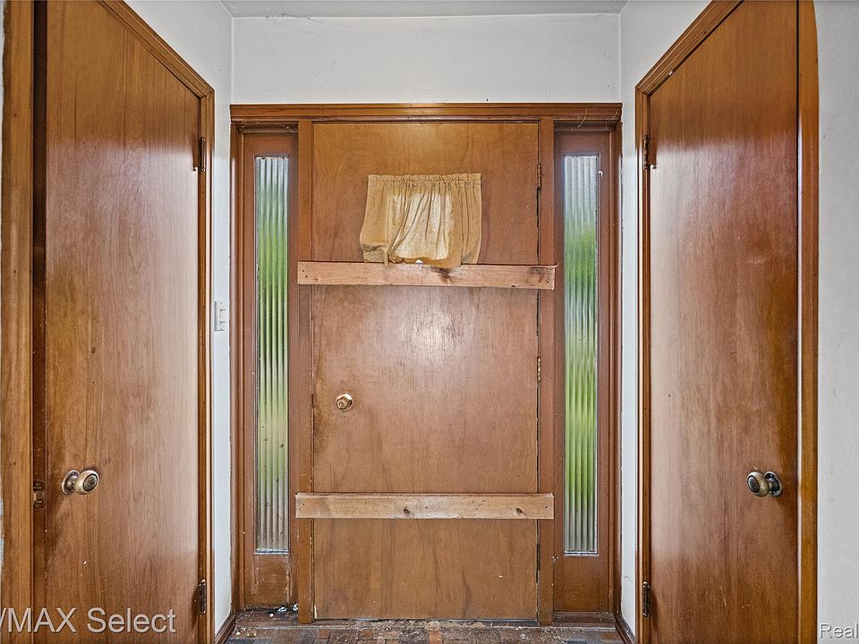 16th image of 2219 Copeman Blvd