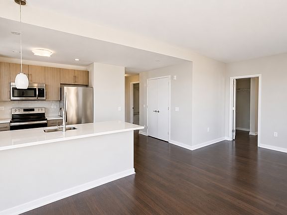 5th image of 427 Washington Blvd #M2-3801
