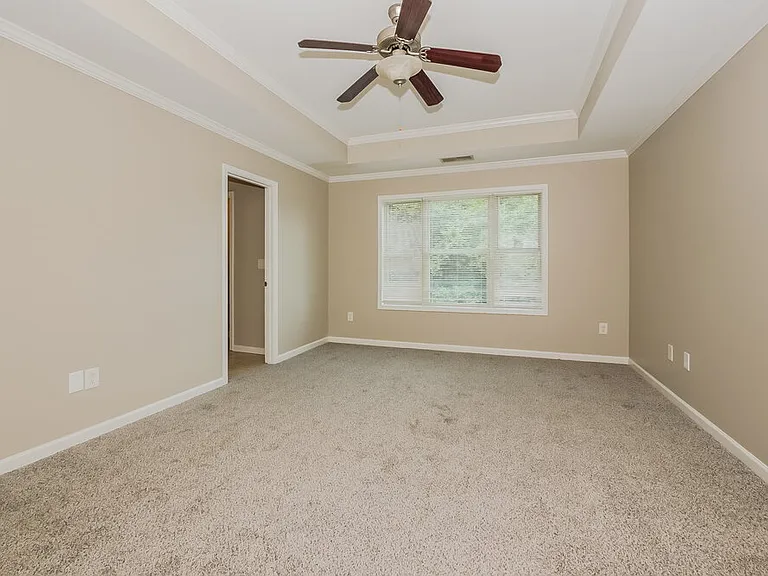 102 Worthing Ln — Photo 9