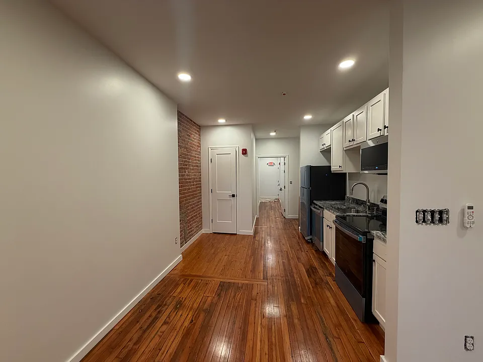 252 Main St #2