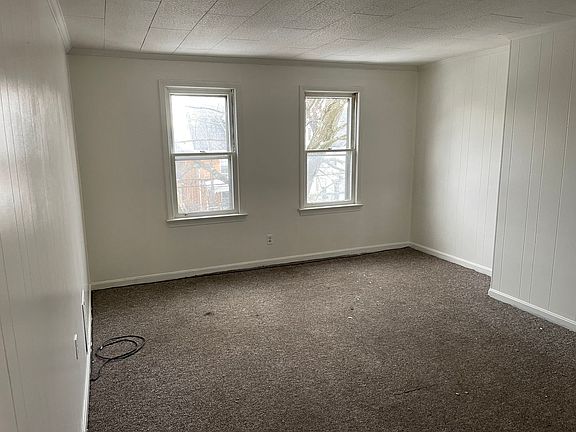 5th image of 413 E Garfield Ave #2