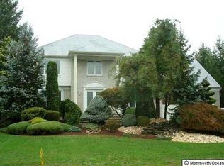 40 S Foxcroft Dr, Manalapan, NJ 07726